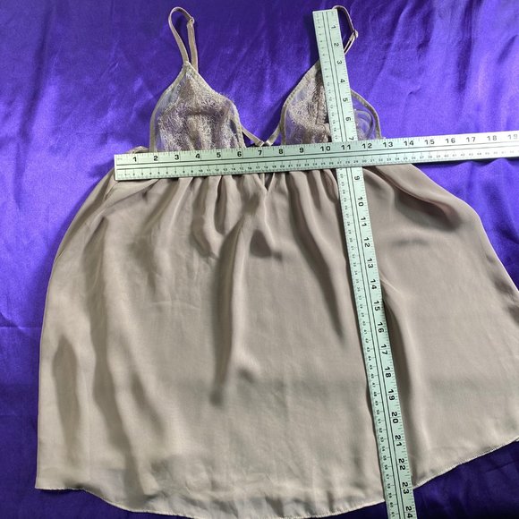 ๐Victoria's Secret Sexy Lace Mauve Chemise - Picture 4 of 8